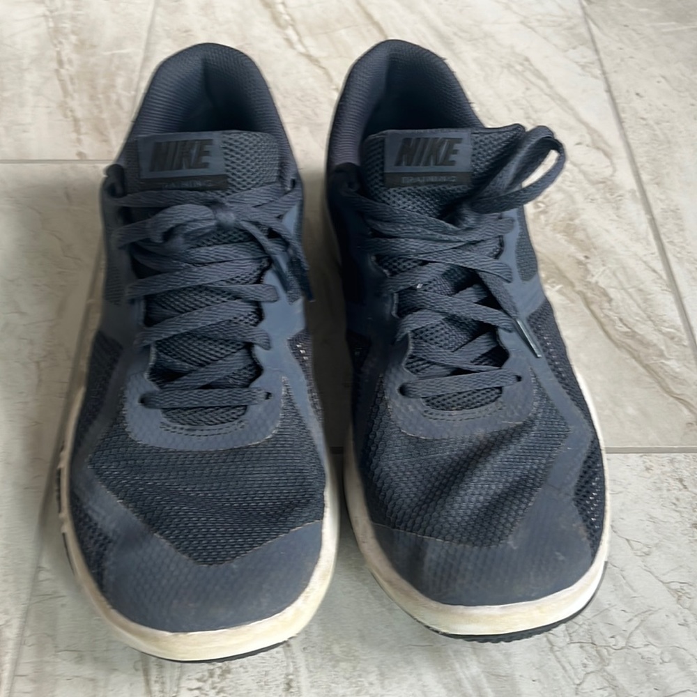 Nike tennis shoes